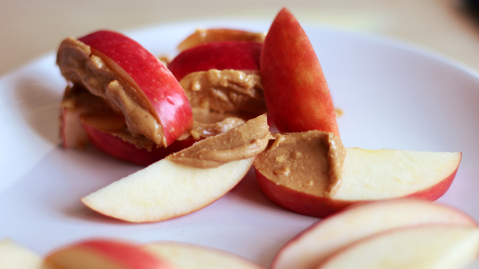 Apple Slices with Almond Butter: Best Healthy Snack for Energy & Weight Loss